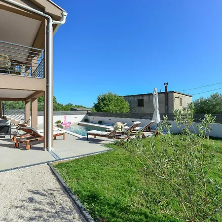 Cvita With Pool